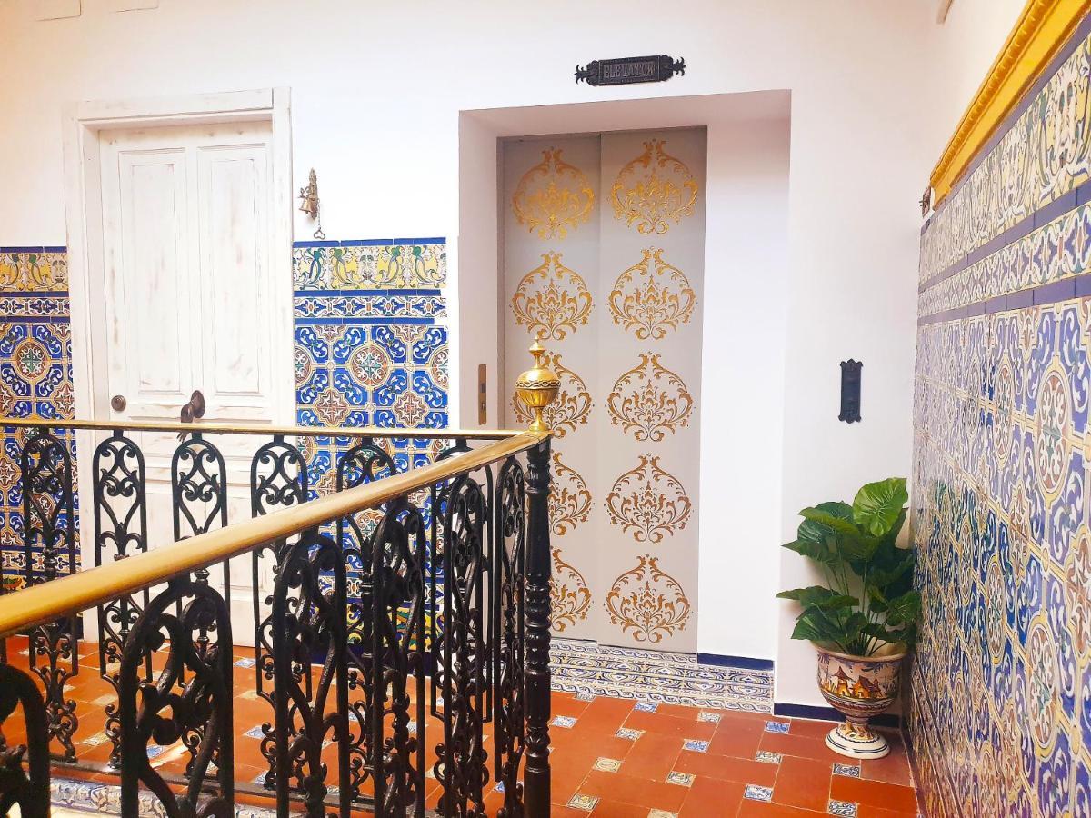 Palace House Hercules - Apartments Севілья Екстер'єр фото