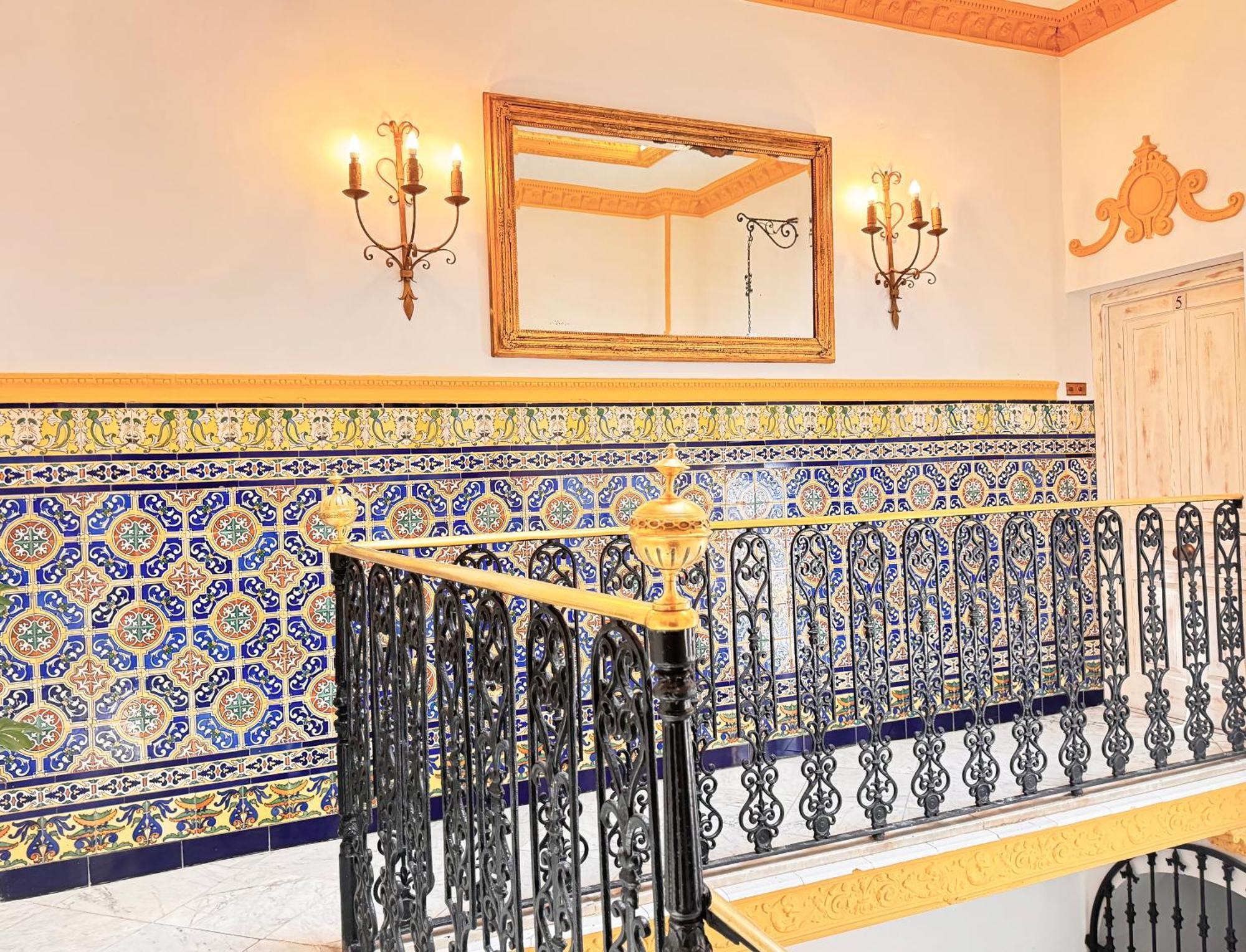 Palace House Hercules - Apartments Севілья Екстер'єр фото