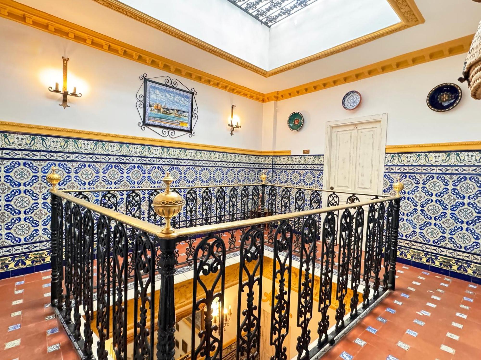 Palace House Hercules - Apartments Севілья Екстер'єр фото