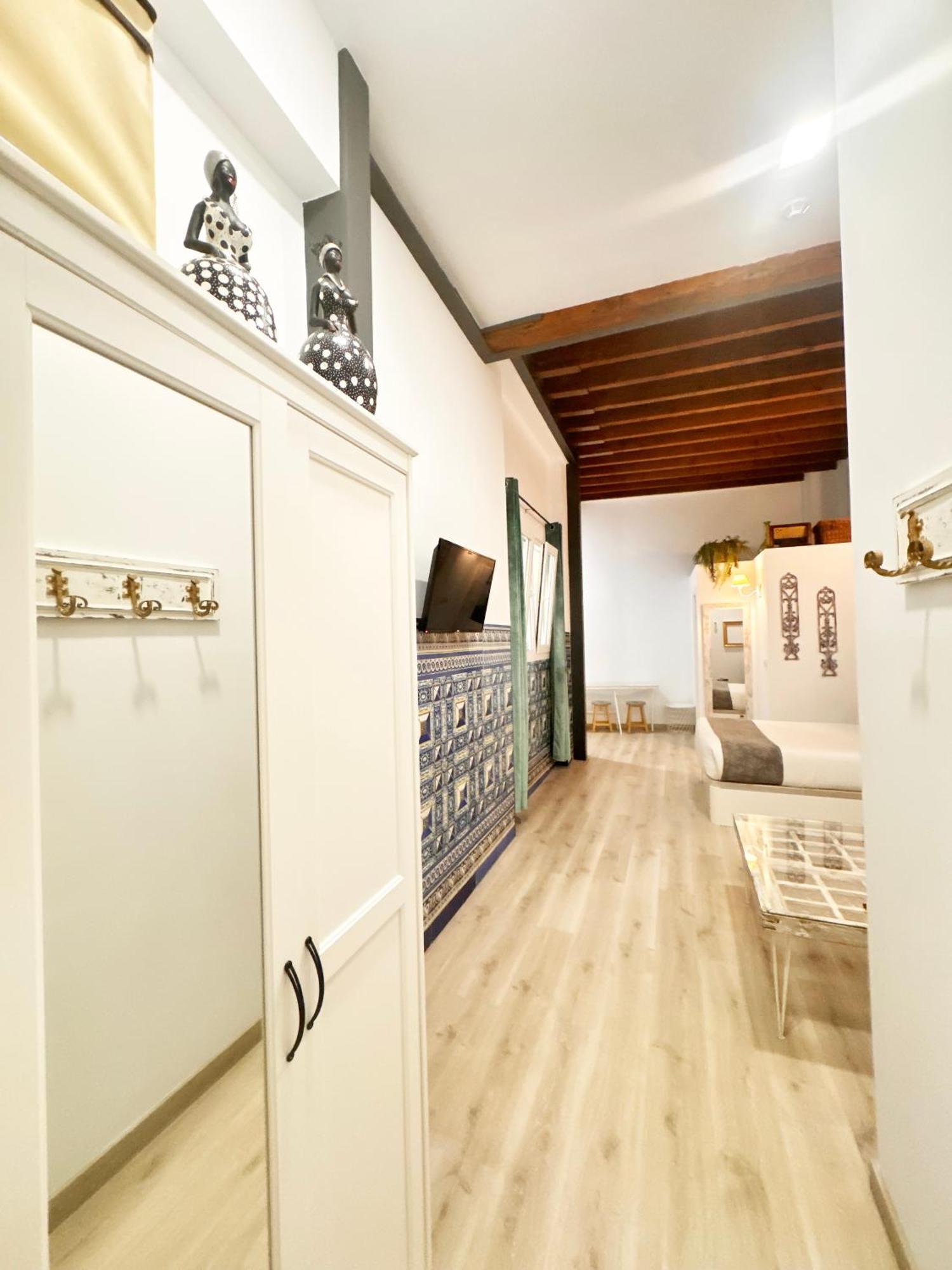Palace House Hercules - Apartments Севілья Номер фото