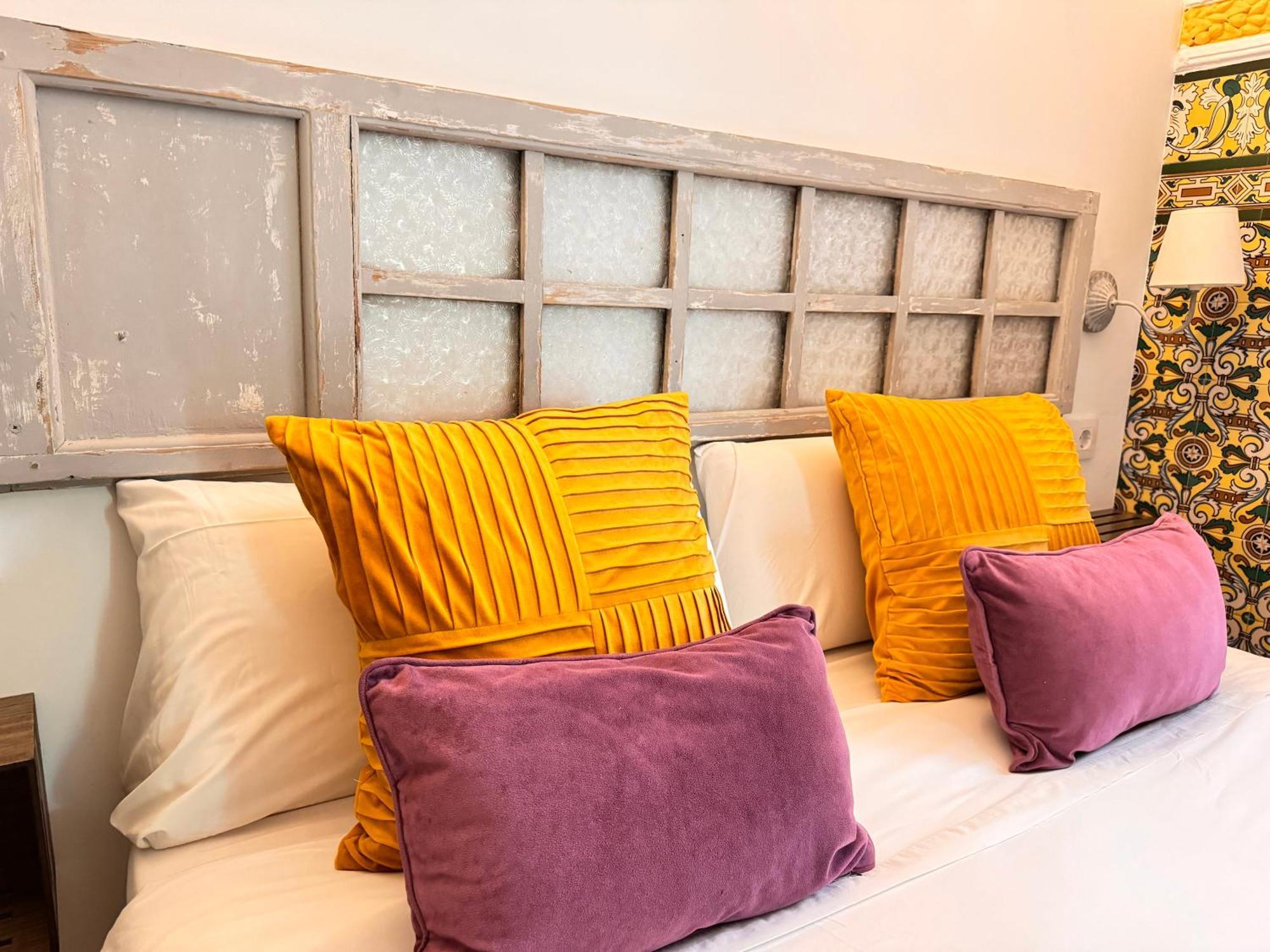 Palace House Hercules - Apartments Севілья Екстер'єр фото