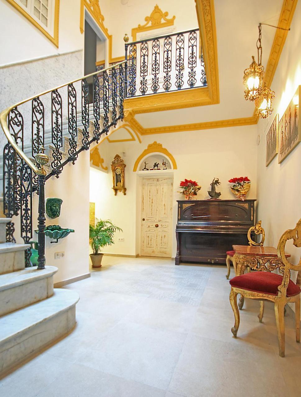 Palace House Hercules - Apartments Севілья Екстер'єр фото